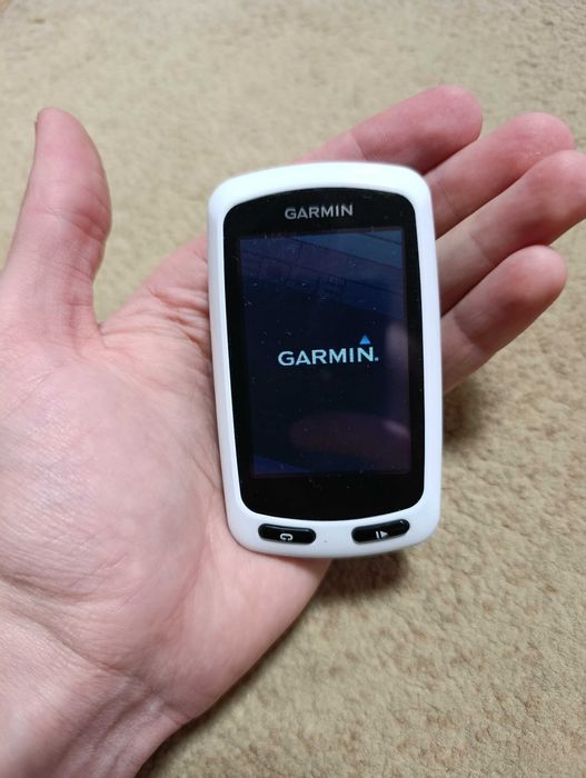 велосипедный навигатор Garmin Edge Touring Plus.