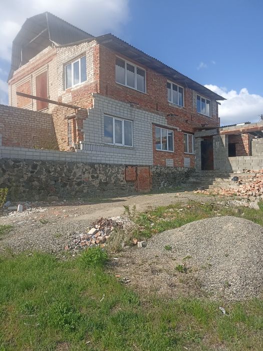 Продам 2 поверховий будинок в селі Грушівка Миколаївська область
