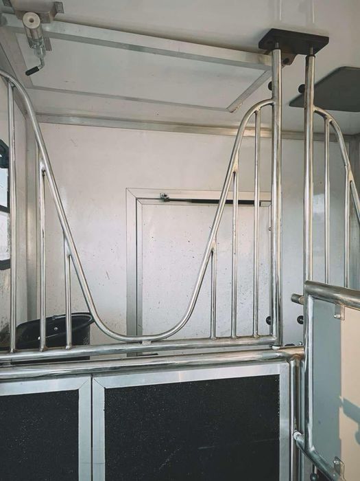 Sprzedam koniowóz na 2 konie