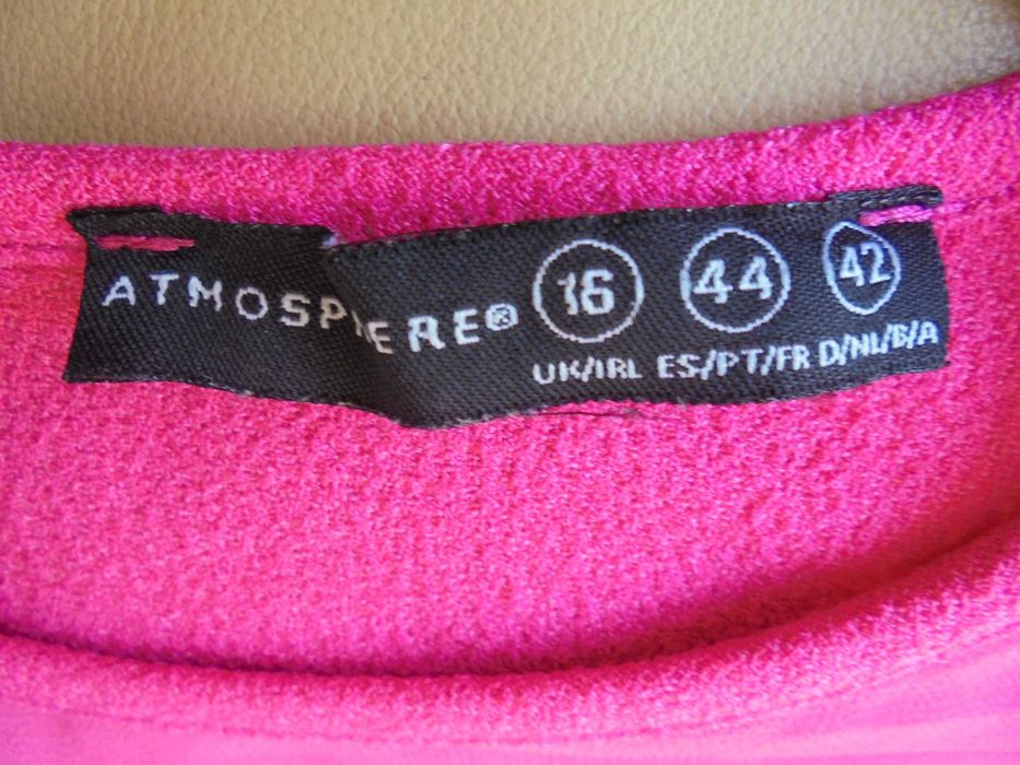 T-shirt de mulher cor de rosa linda