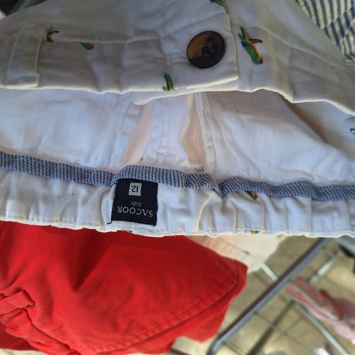 3 pares de calções para menino muito bonitos.