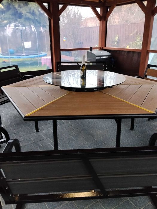 Stół sześcioboczny z płytą obrotową