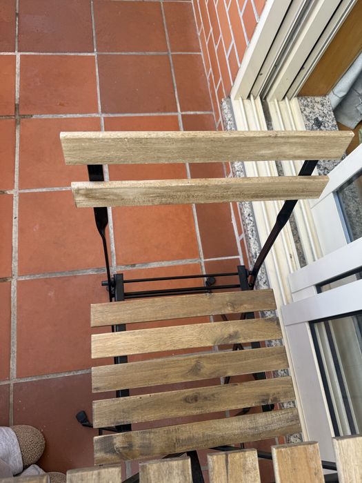 Conjunto de exterior- mesa e duas cadeiras