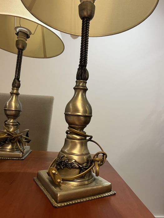 candeeiros de mesa prateados