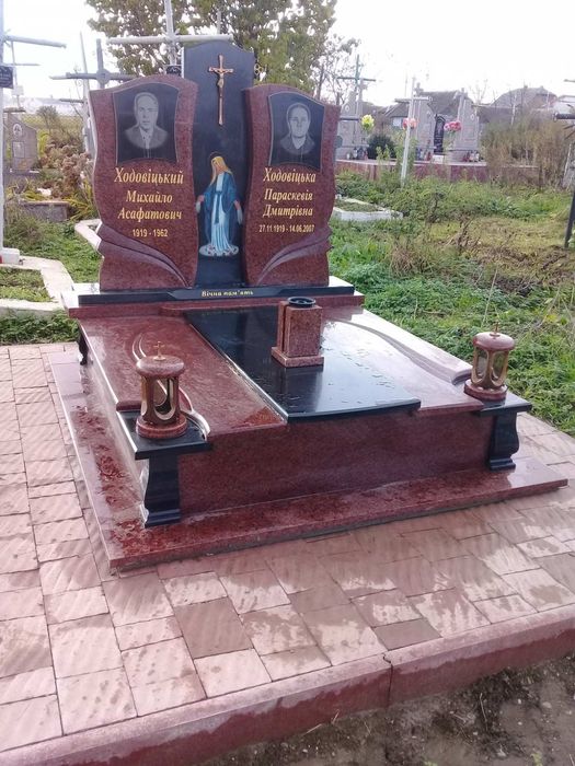Пам'ятники з граніту