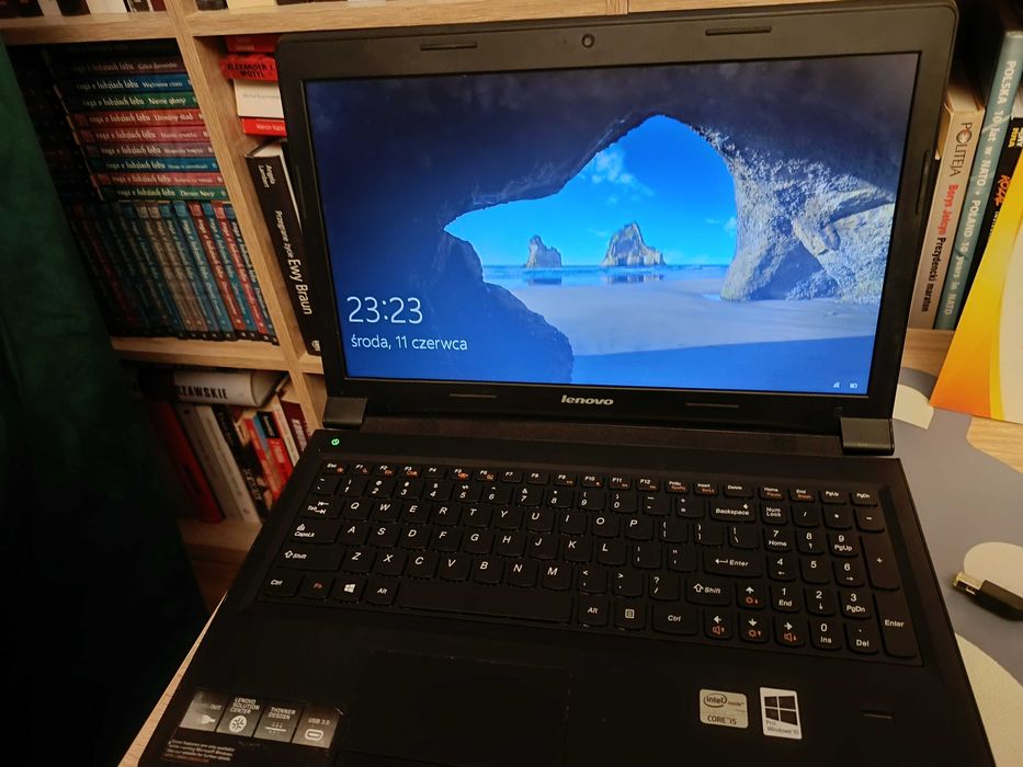 Lenovo B5400 z pakietem biurowym MS Office 2007 Basic