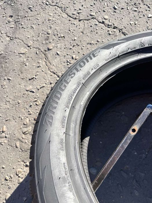 Шини нові 235/50 R19 Bridgestone зима