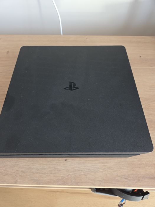 Konsola ps4 w super stanie