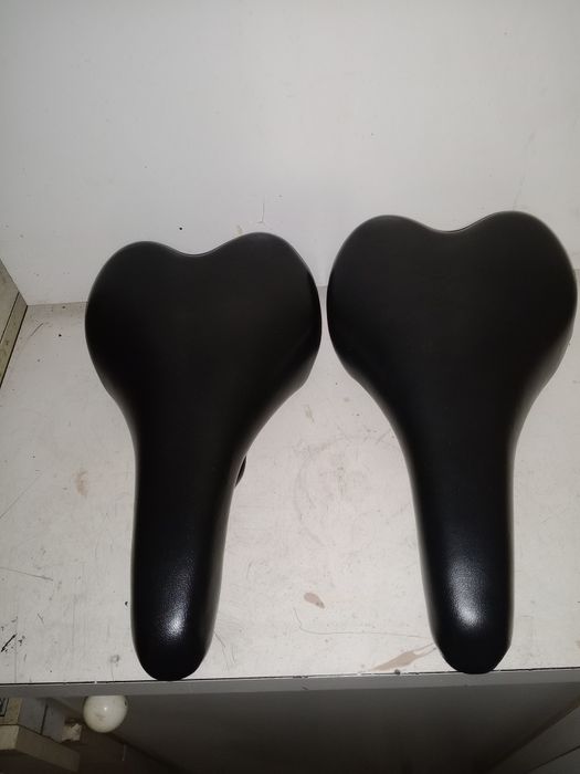 10€ 2 selins novos para bicicleta