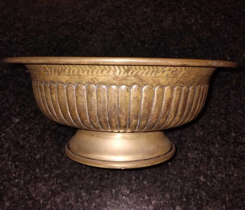 Taça decorativa vintage com pé