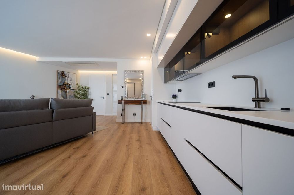 Apartamento T4 no Condominio Alto da montanha