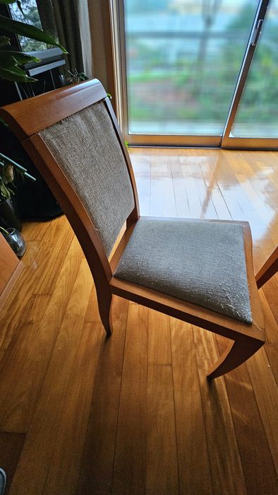 Mesa Extensível em Cerejeira com 6 Cadeiras