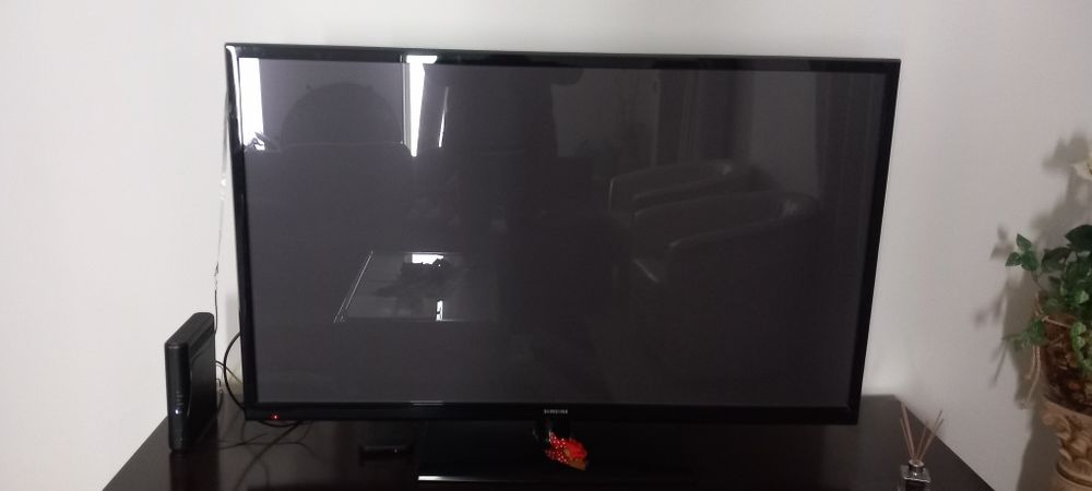 Televisão Samsung 120cm.