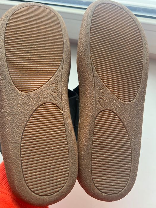 Clarks чоловічі шльопки сланци нубук 27 см по устілці