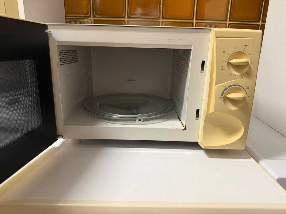 Micro-ondas Moulinex Symbio Grill em bom estado