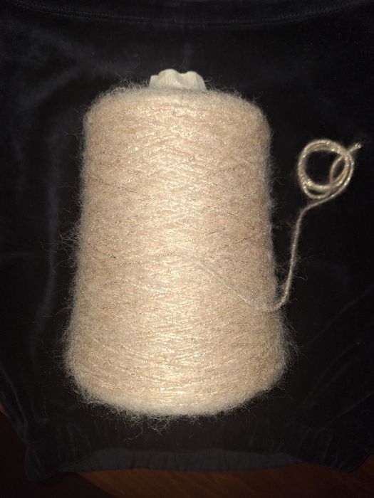 Пряжа з золотим люрексом бобінка 295 грам