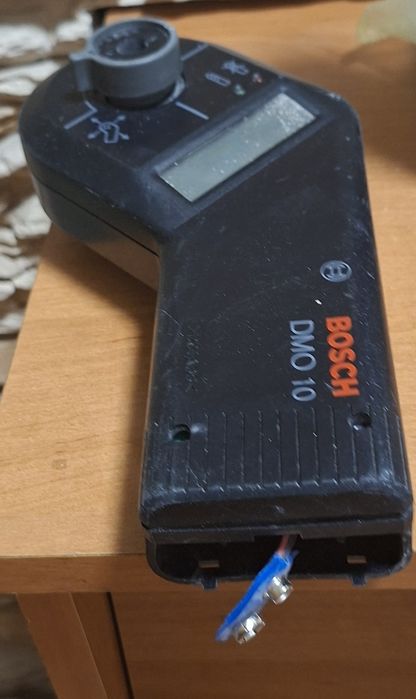 Detektor cyfrowy Bosch DMO 10 – wykrywacz przewodów i metalu