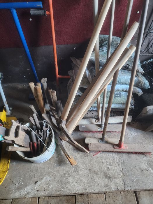 Łopaty i inne  tego typu rzeczy