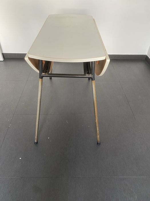 Mesa de cozinha dobrável