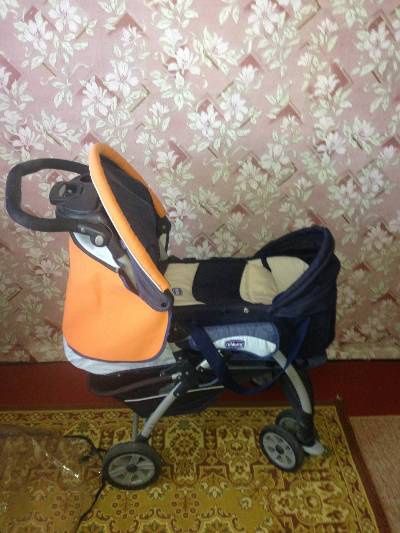 Коляска Chicco продам