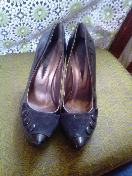 Продам лабутены