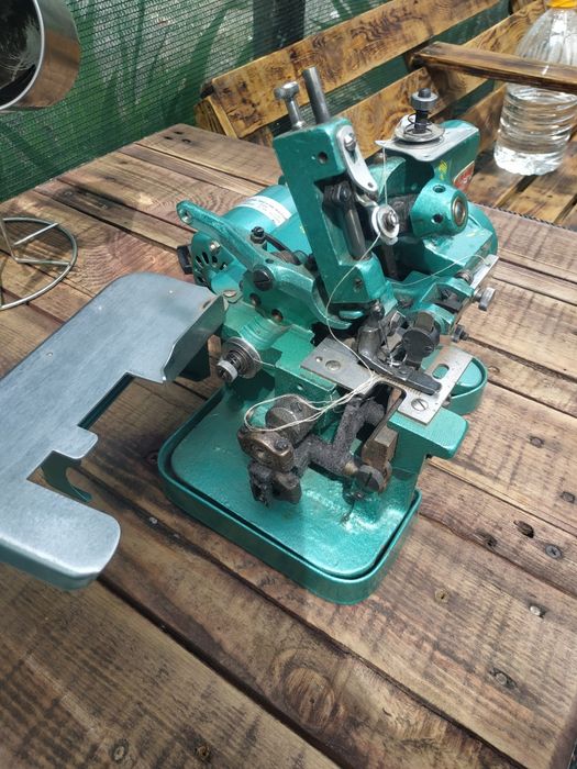 Продам оверлок GN1-2D