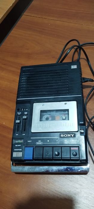 Кассетный магнитофон Sony TC-76