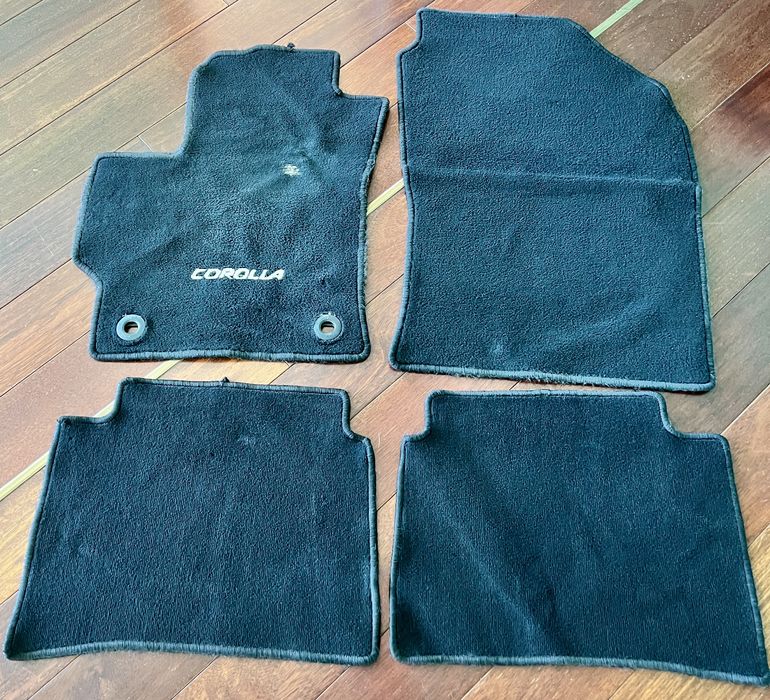 Оригінальні текстильні килимки на ToyotaCorolla ХІІ