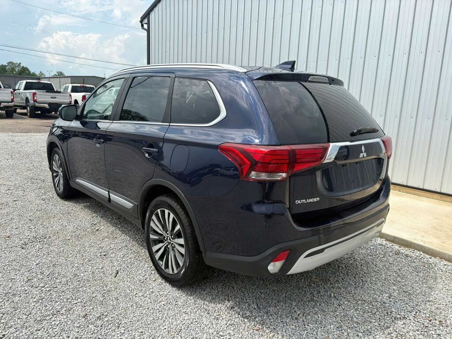 Mitsubishi Outlander      2019