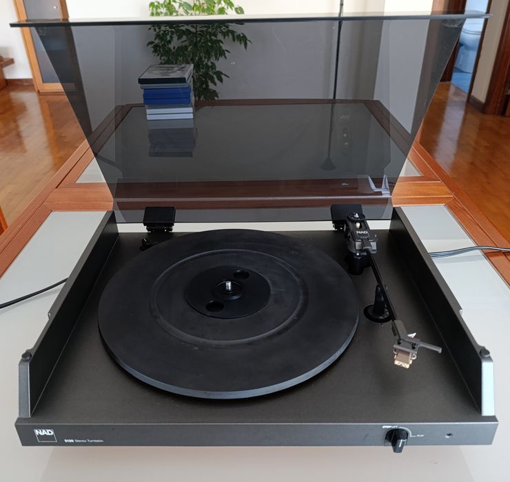 Gira discos NAD 5120