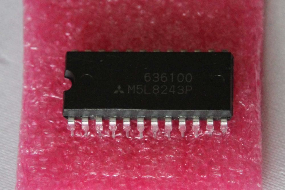 Układ scalony M5L824