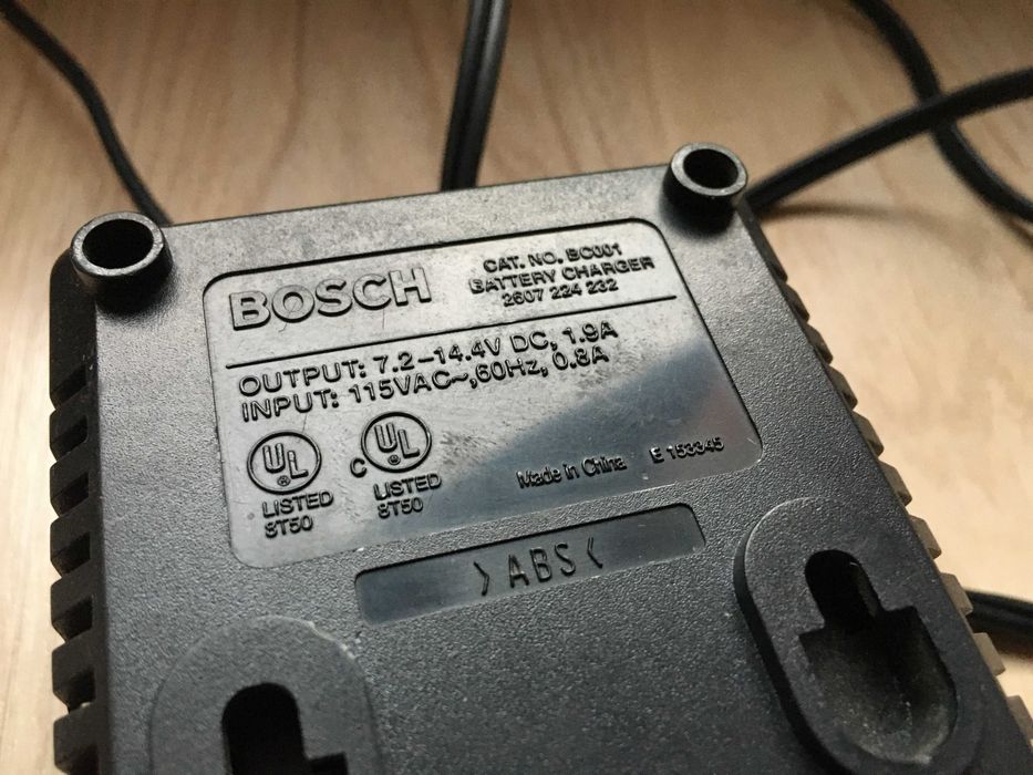 Wiertarka wkrętarka Skil + 3 ładowarki Bosch 3x baterie 14,4 Volt USA