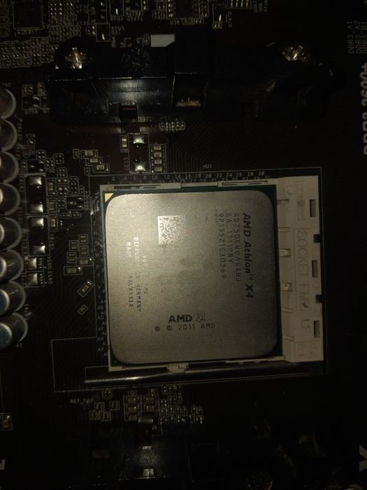 Матириньська плата разом з процесором  і кулером