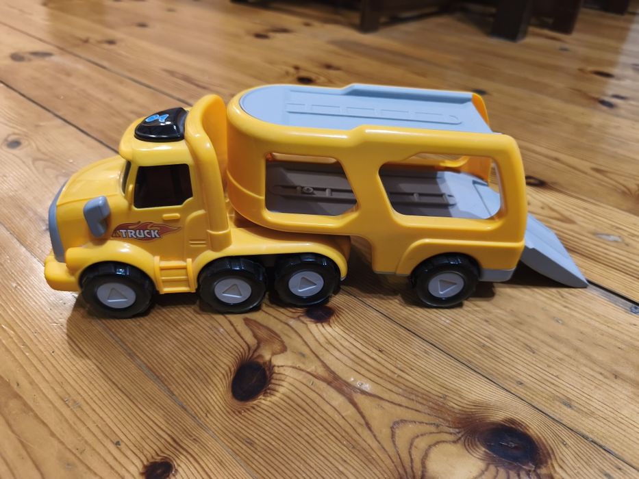 Laweta ciężarówka grająca