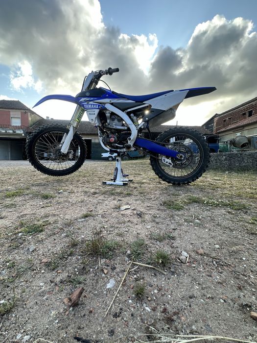 Yamanha yzf 250.