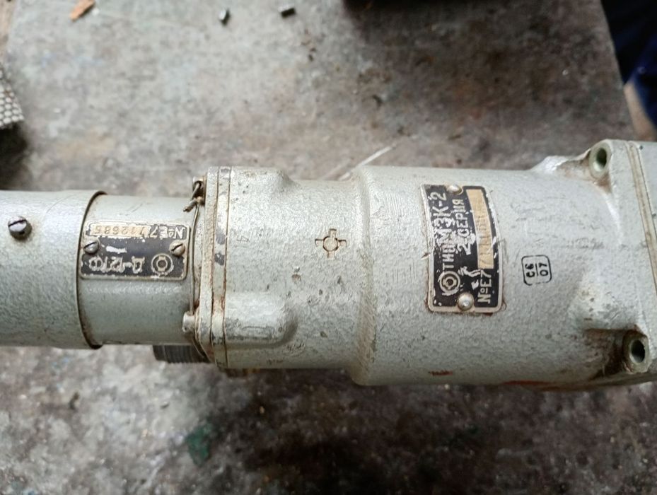 Вытяжка и мотор авиационный..