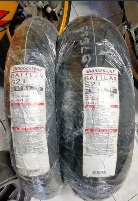 Conjunto Pneus Bridgestone Battlax Hypersport S21