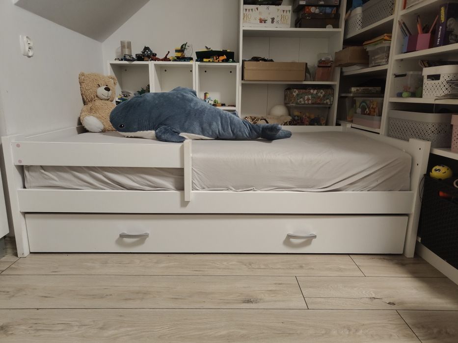 Łóżko 80x160 +szuflada, materac 18cm grubość 
Materac 80x160, grubość