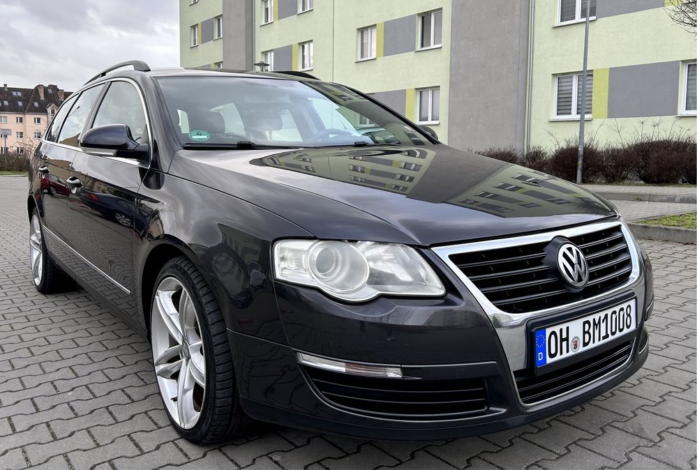 File:VW Passat B6 Limousine 2.0 TDI DSG Highline Reflexsilber Heck