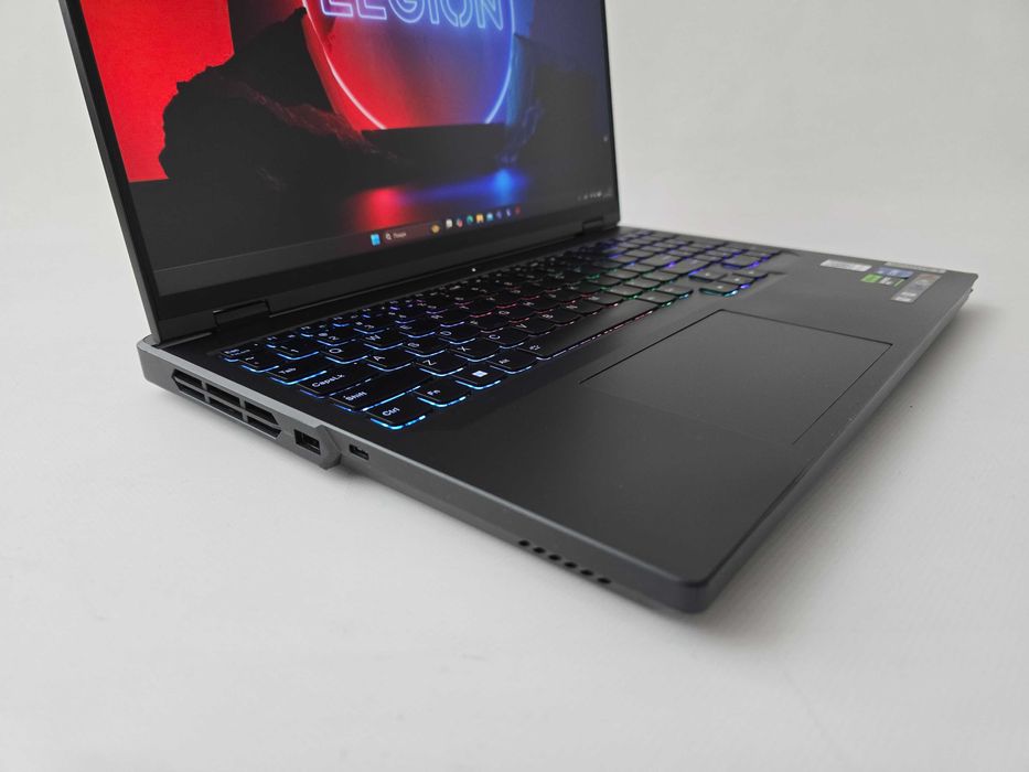 Lenovo LEGION 5 PRO I7 13700HX/RTX 4070/RAM 16GB/SSD 512GB/QHD 240Hz