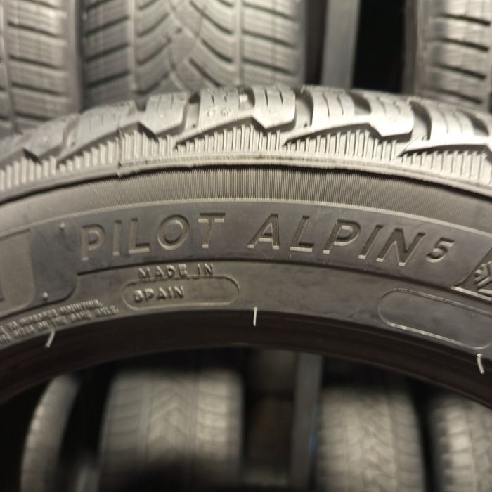 245/45/R18 Michelin Pilot Alpin 5
