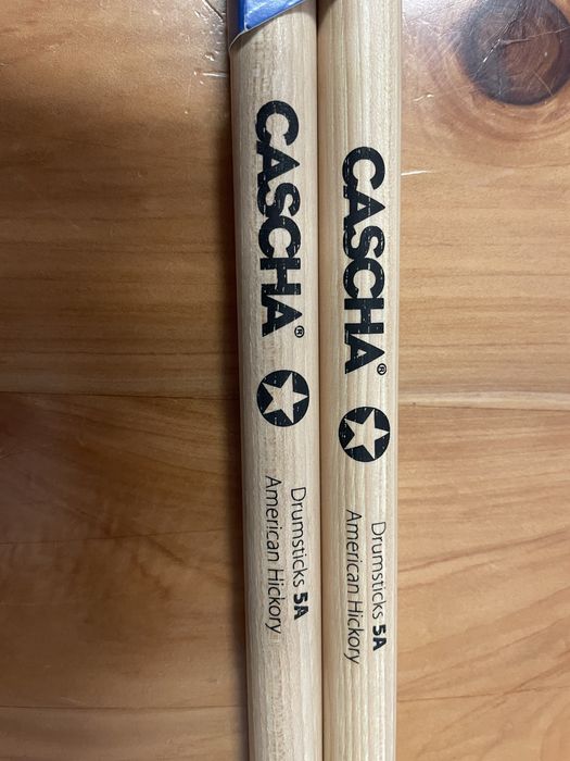 Baqueta novas com etiqueta.