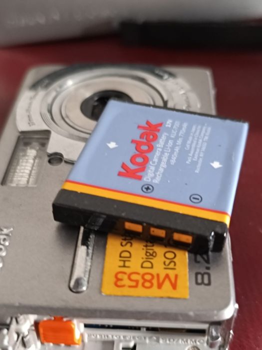 2 Discos Externos + 2 máquinas fotográficas digitais