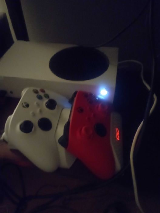 Xbox series S pady + stacja ładująca
