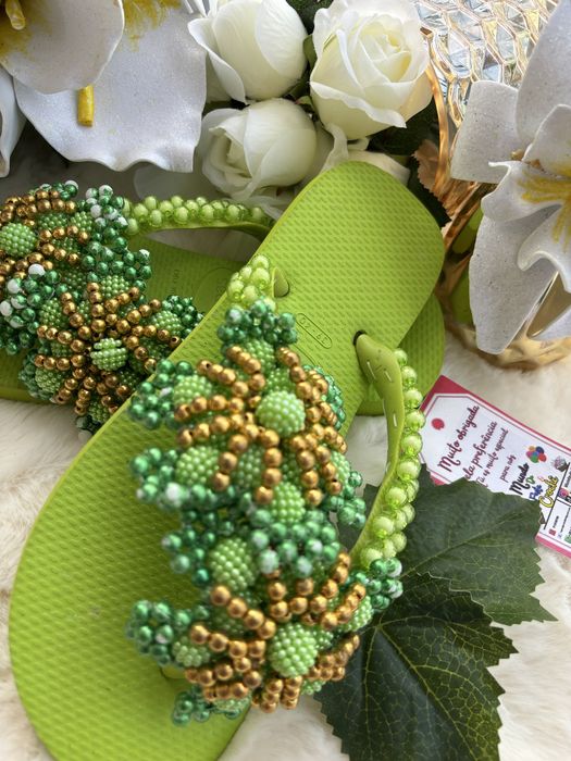 Chinelos havaianas decoradas