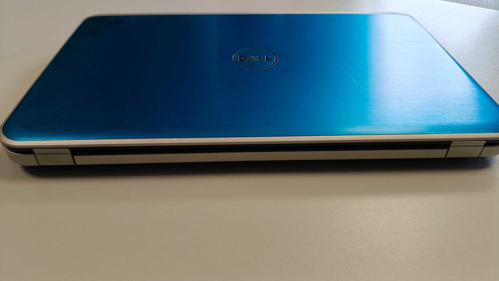 Laptop 17" Dell Inspiron 5735 AMD A8 / 4GB / 256GB / Windows 10