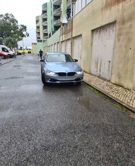 BMW 320i F30 (2012) | Look Desportivo | Ler Descrição (Avaria)