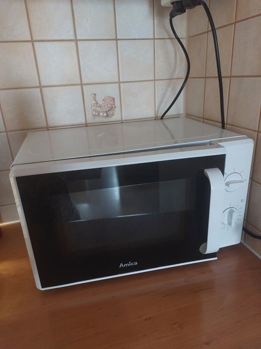 Mikrofalòwka Amica