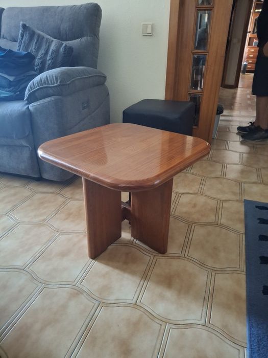 Mesa de centro em Pinho