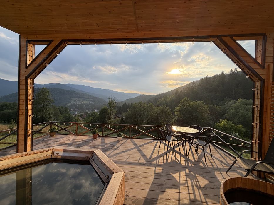 Чан з Краєвидом . Яремче